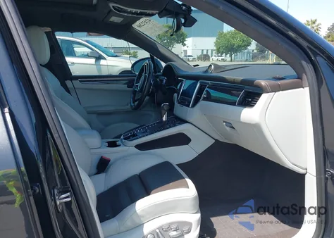 2017 Porsche Macan Turbo/Turbo W/Performance Package from USA, damaged, VIN WP1AF2A58HLB61990